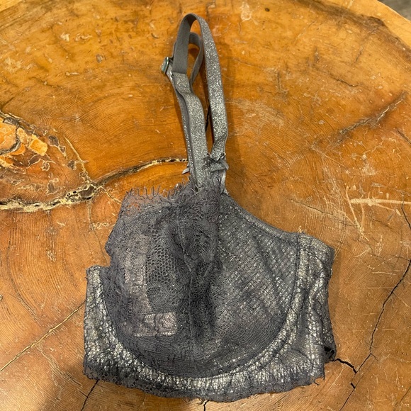 🦋NWOT Victoria Secret Lace Bra🦋 - Picture 3 of 4